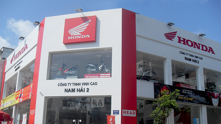 Mẫu mặt dựng alu cho showroom xe honda